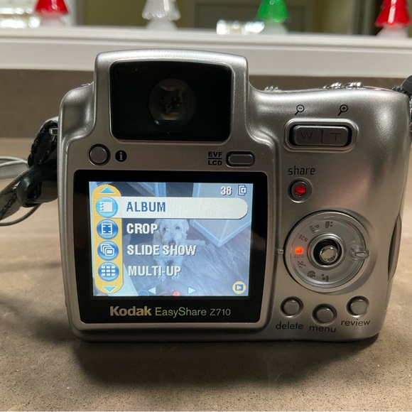 Kodak Easyshare Z710 7.1 MP Digital Camera - Picture 11 of 14